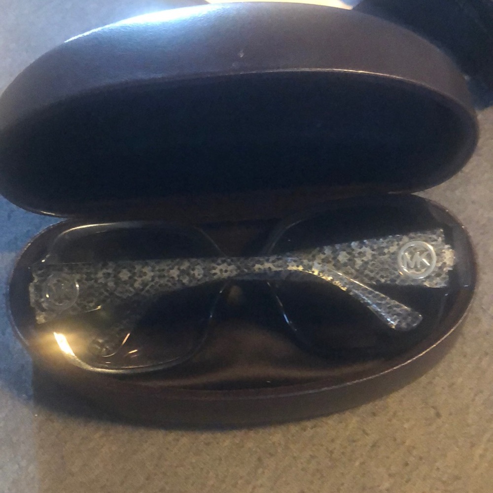 Michael kors sunglasses and case - Zumba M2748S - Picture 2 of 3